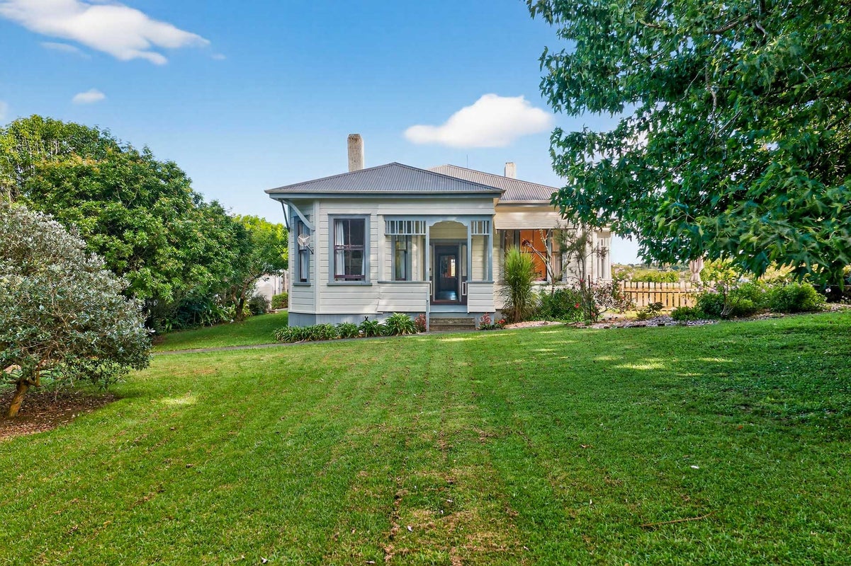 311 Franklin Road, Paparoa - Carousel 1
