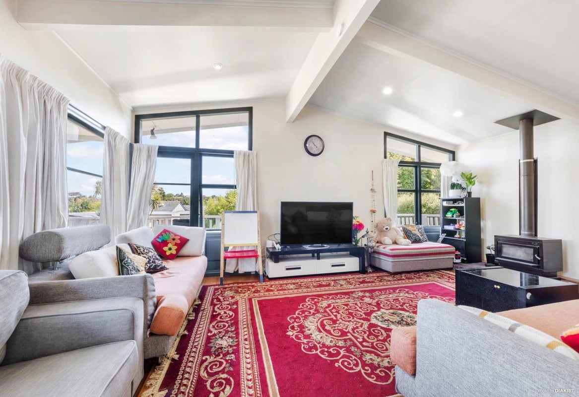 24 Peter Buck Road, New Windsor, Auckland - Carousel 1