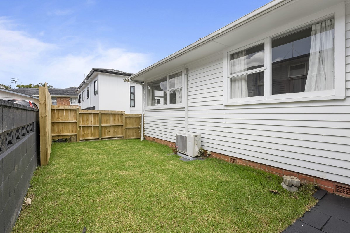 5 Pasteur Place, New Windsor, Auckland - Carousel 2