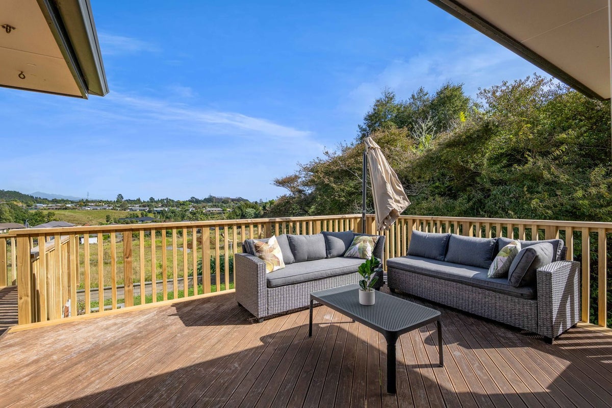 6C Highfield Place, Highlands Park, New Plymouth - Carousel 1