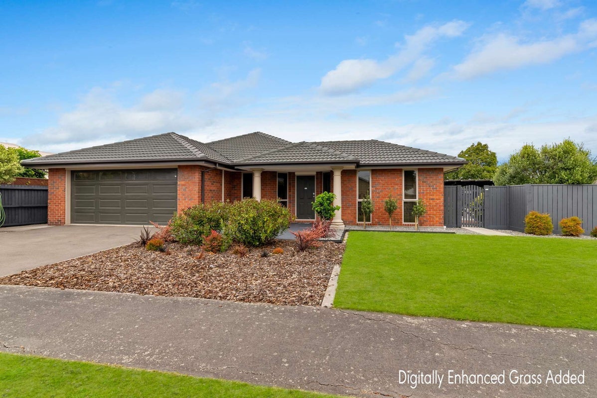 12 Cunneen Place, Aidanfield, Christchurch - Carousel 1