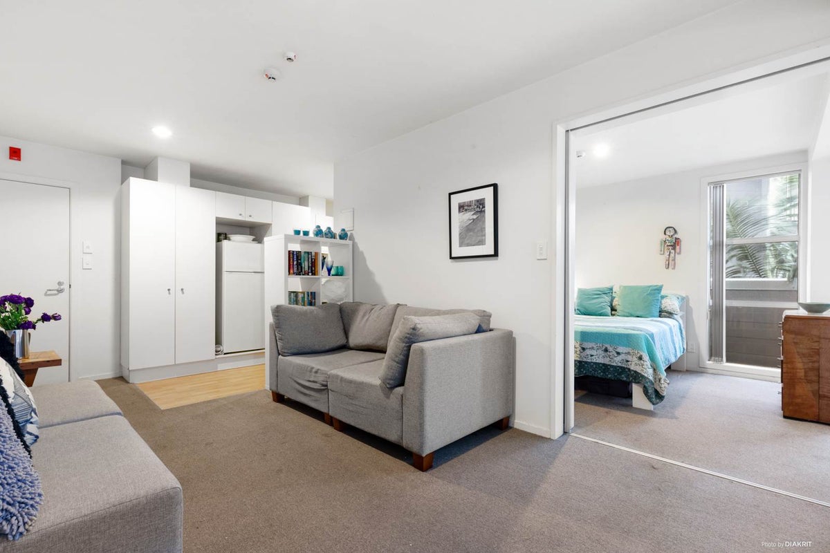 1/8 Clayton Street, Newmarket, Auckland - Carousel 2