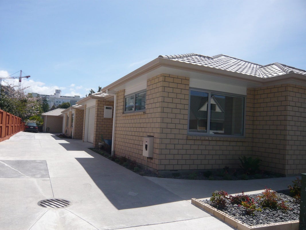 2/17 Jones Crescent, Melville, Hamilton - Carousel 1