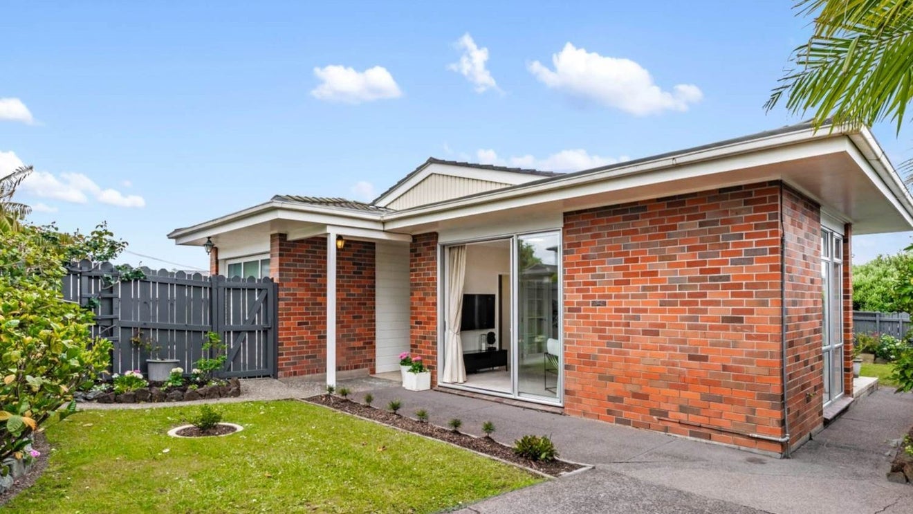 47B Long Drive, St Heliers, Auckland - Carousel 1