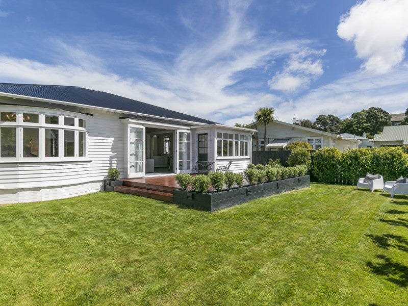 18 Marsden Avenue, Karori, Wellington - Carousel 1