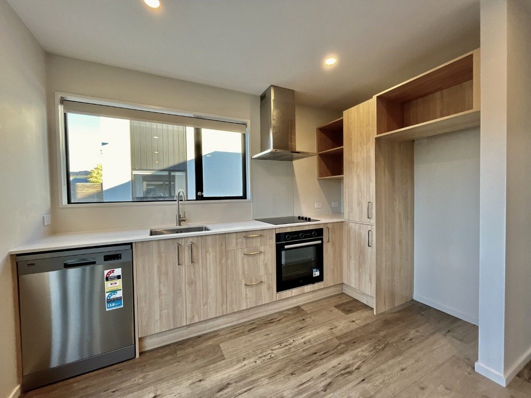 2/32 Heywood Terrace, Richmond, Christchurch - Carousel 2