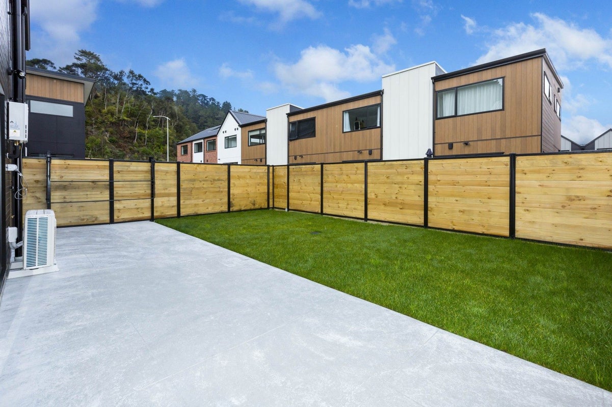 10 Don Money Street, Wallaceville, Upper Hutt - Carousel 24