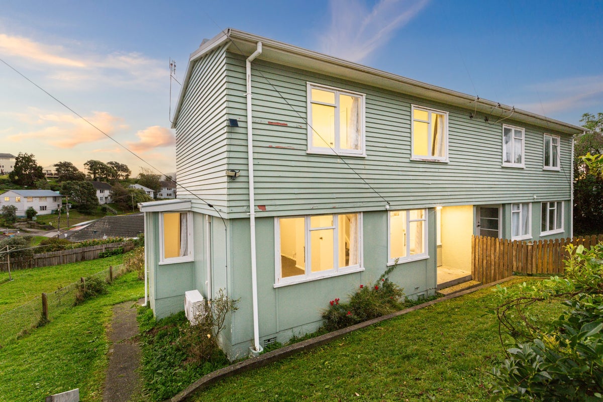 78-80 Hereford Street, Cannons Creek, Porirua, Wellington - Carousel 1