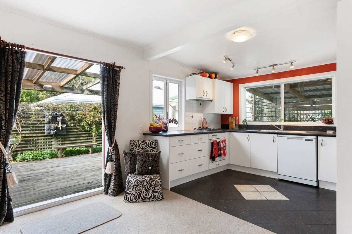 98 Awapuni Road, Awapuni, Gisborne - Carousel 2