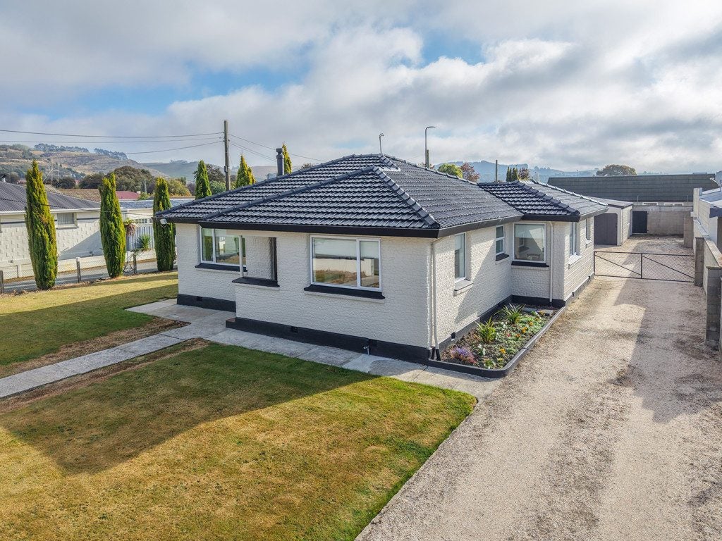 20 Sandringham Street, Oamaru North, Oamaru - Carousel 24