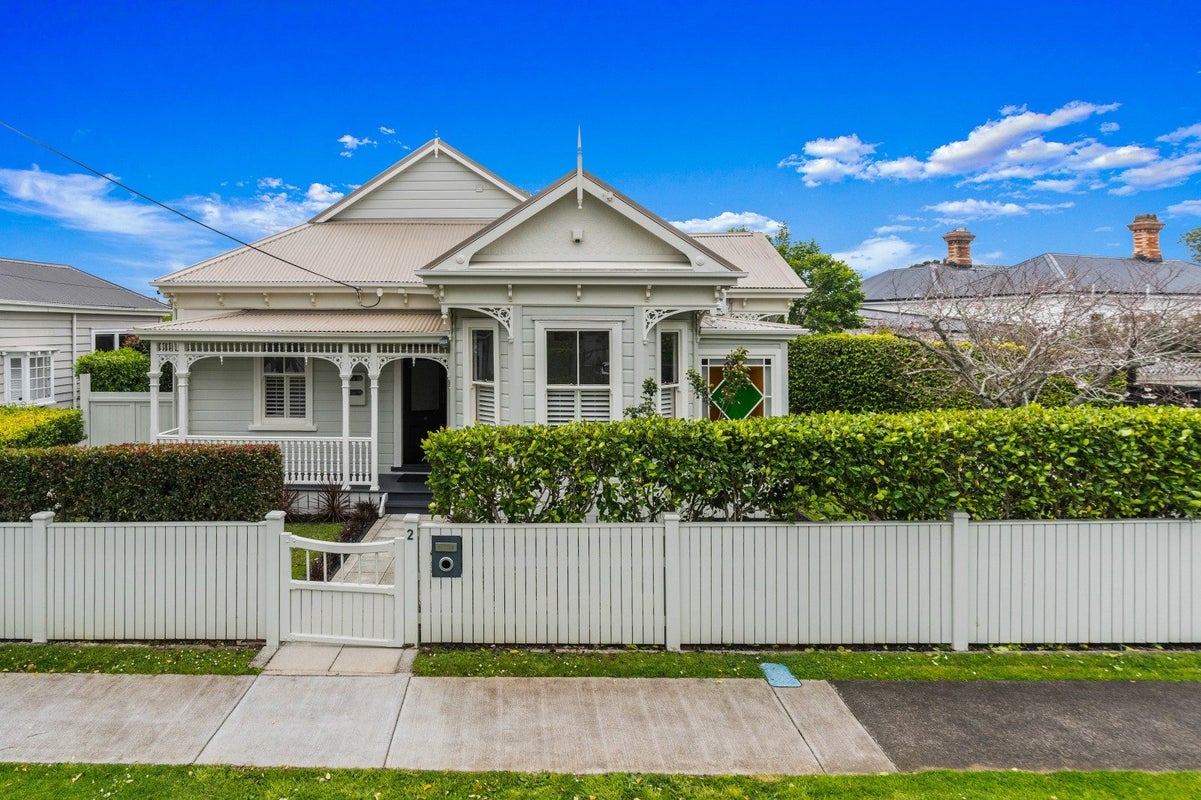 2 Ewen Alison Avenue, Devonport, Auckland - Carousel 1