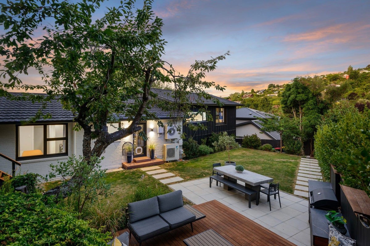 2 Wedgewood Avenue, Cashmere, Christchurch - Carousel 1