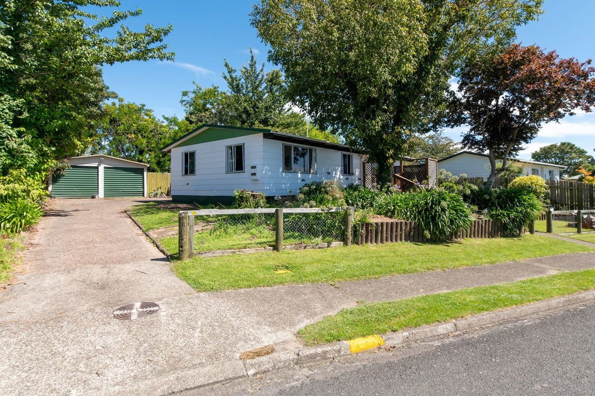 11 Cypress Place, Owhata, Rotorua - Carousel 15
