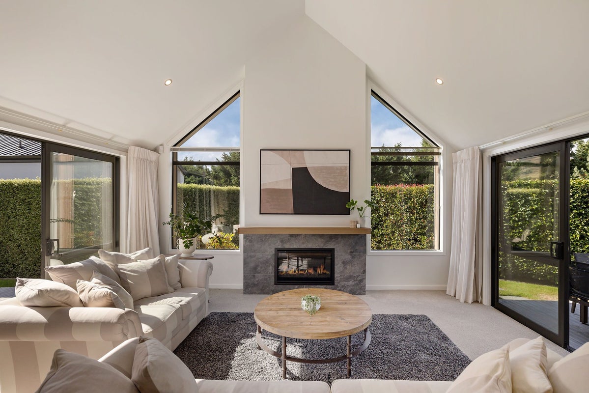 47B Erskine Street, Lake Hayes, Queenstown - Carousel 2
