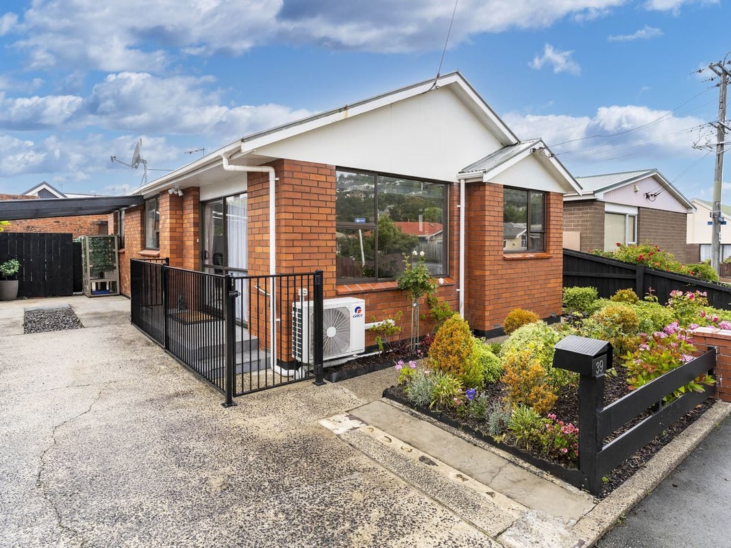 39 Rutherford Street, Caversham, Dunedin - Carousel 1