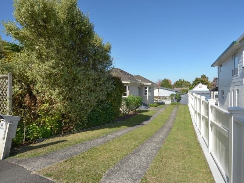 45 Lake Crescent, Hamilton Lake, Hamilton - Carousel 1