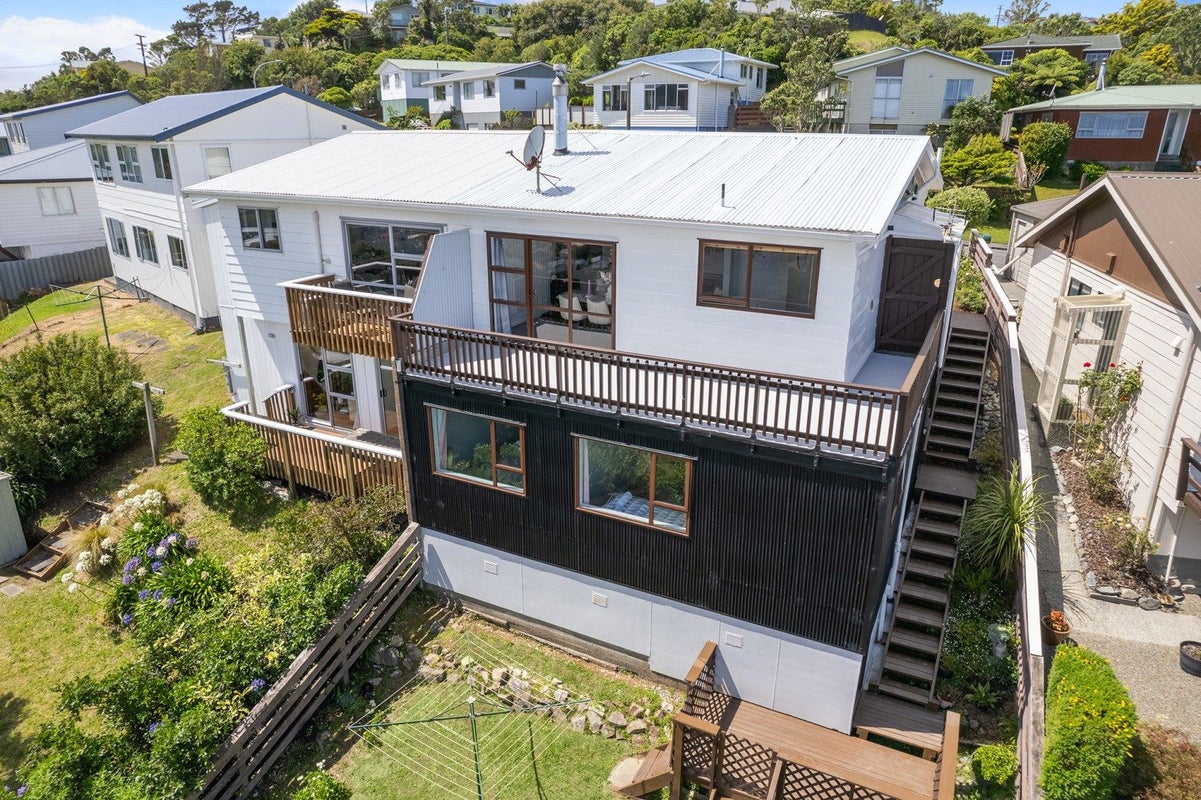 10A Ceres Crescent, Johnsonville, Wellington - Carousel 2