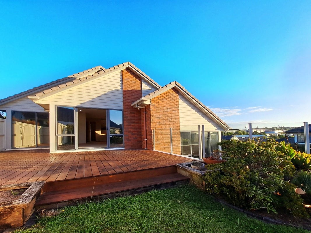 18 Sharples Place, Somerville, Auckland - Carousel 1