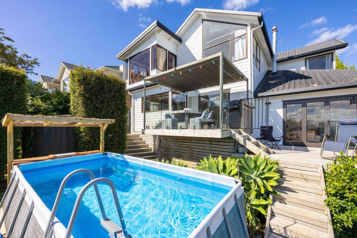 1126 Whangaparaoa Road, Tindalls Beach, Whangaparaoa - Carousel 1