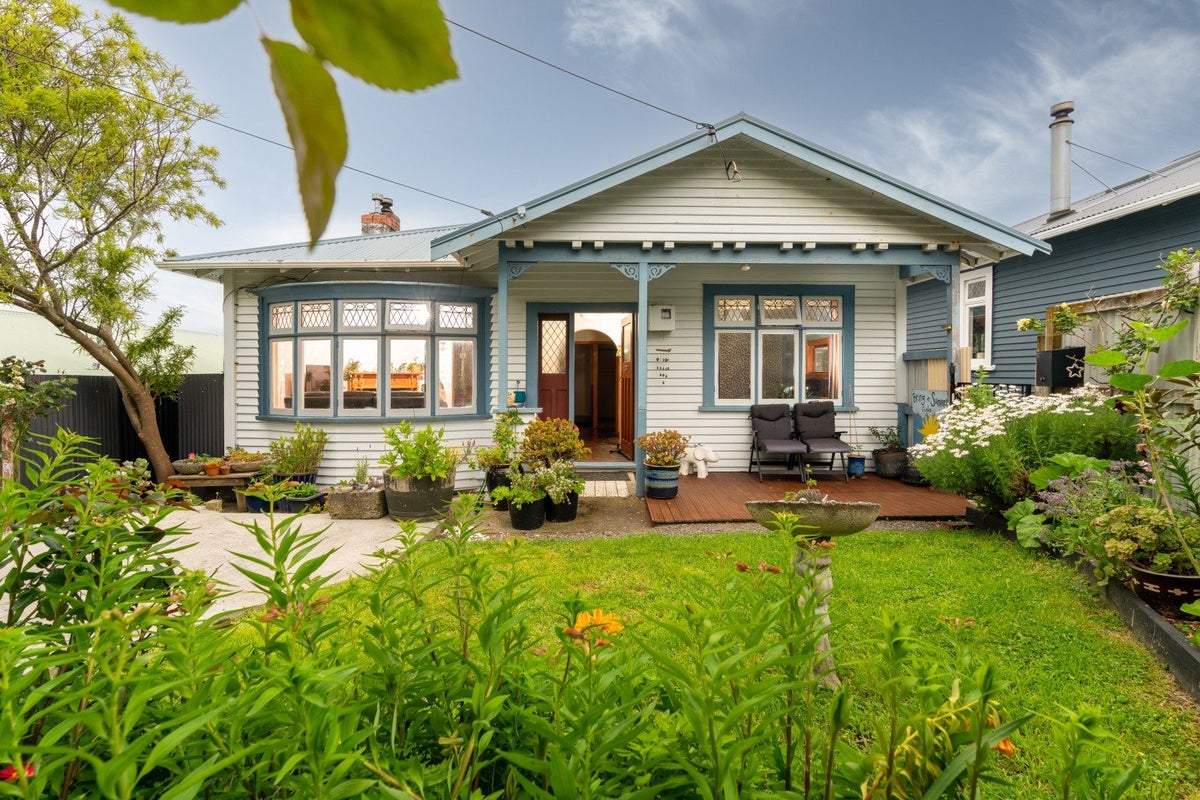 62 Maupuia Road, Maupuia, Wellington - Carousel 1