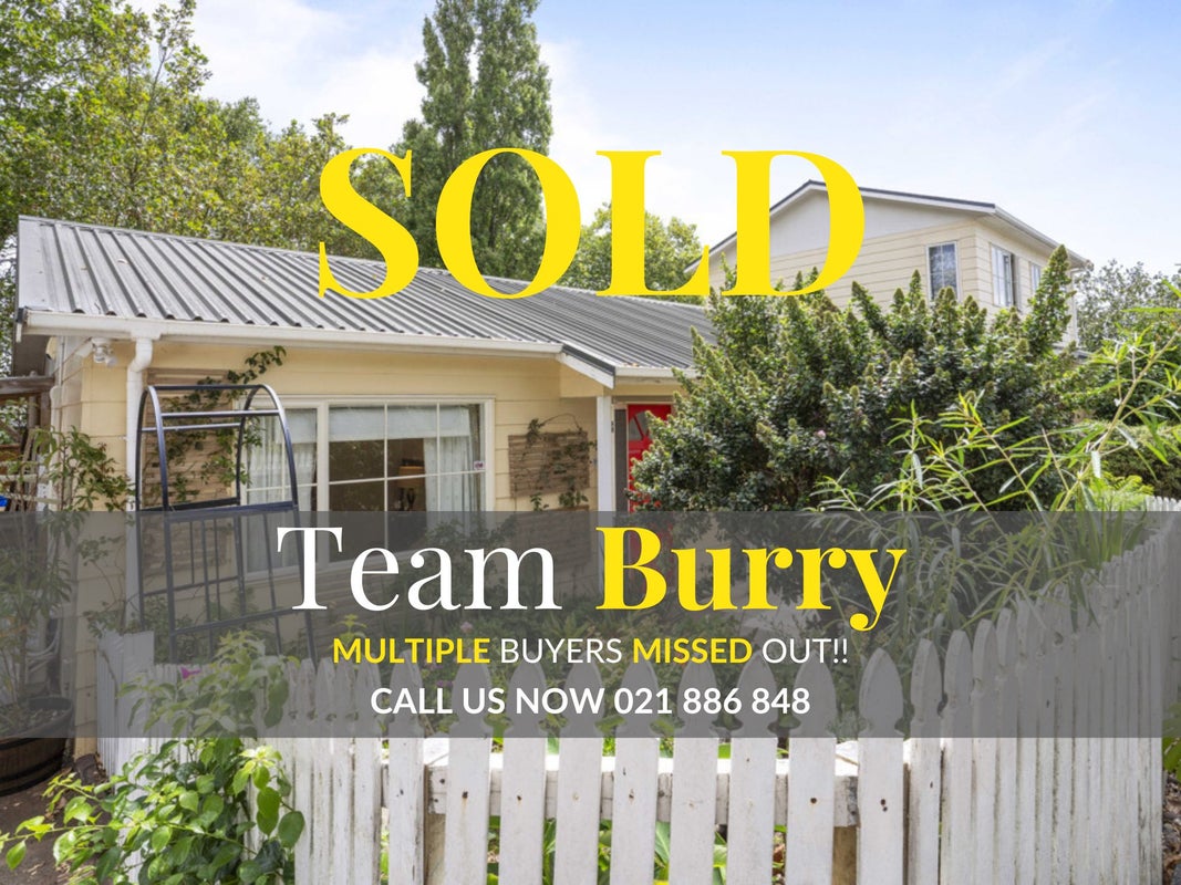 17A Freda Place, Favona, Auckland - Carousel 1