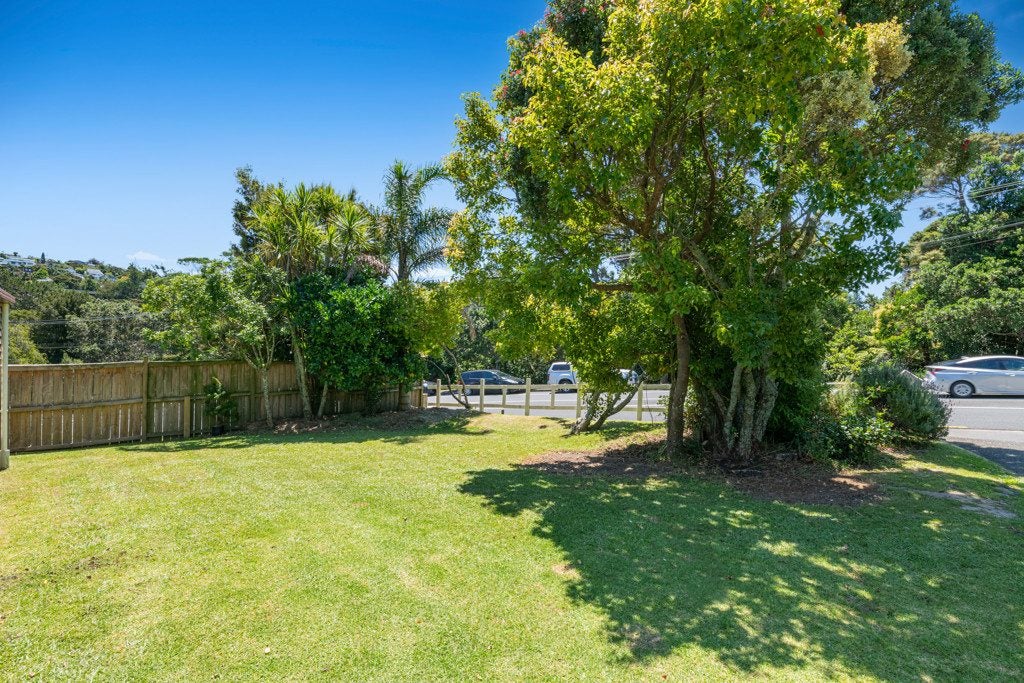 1/50 Kaipatiki Road, Glenfield, Auckland - Carousel 21