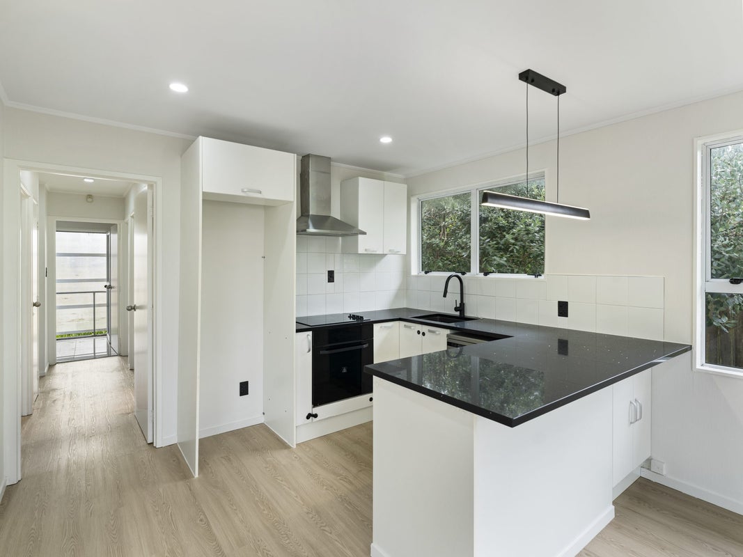 1/18 Trimdon Street, Randwick Park, Auckland - Carousel 2