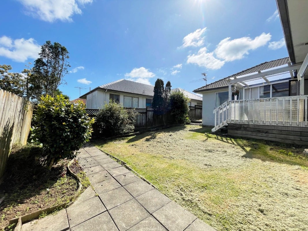 33 Palmcrest Grove, Highland Park, Auckland - Carousel 20