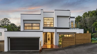 44B Bay Road, St Heliers, Auckland - Carousel 1