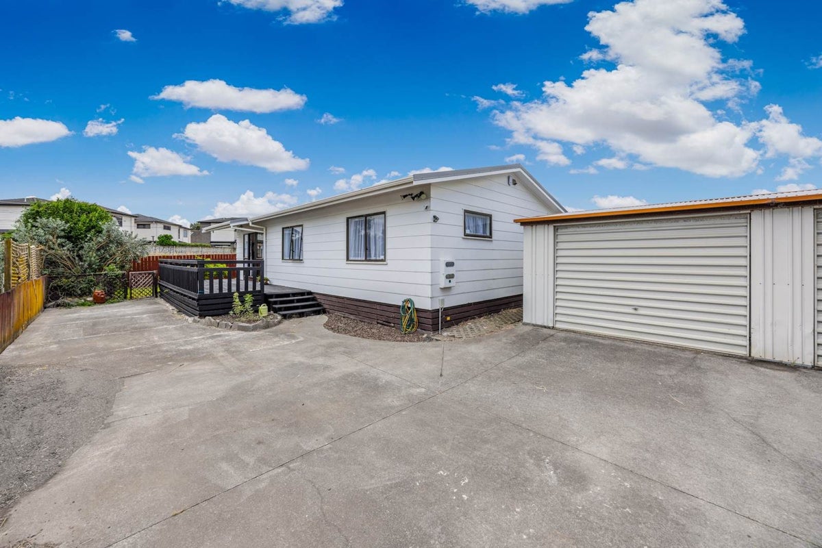 2/28 Gloucester Road, Manurewa, Auckland - Carousel 1