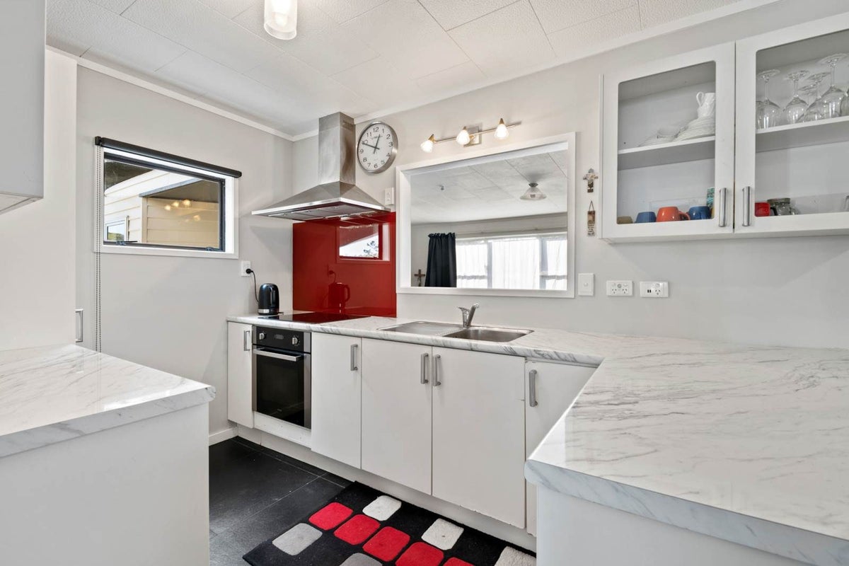 39B Brian Crescent, Stanmore Bay, Whangaparaoa - Carousel 1