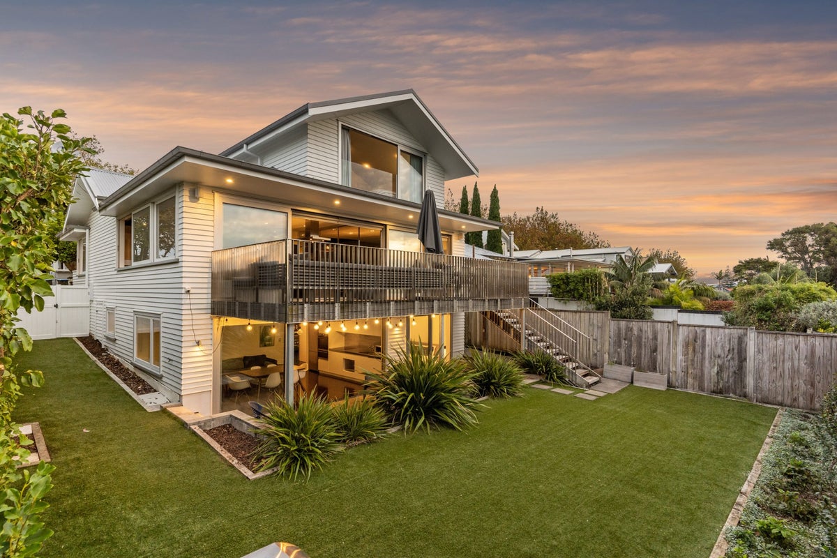 26 Nottingham Street, Westmere, Auckland - Carousel 1
