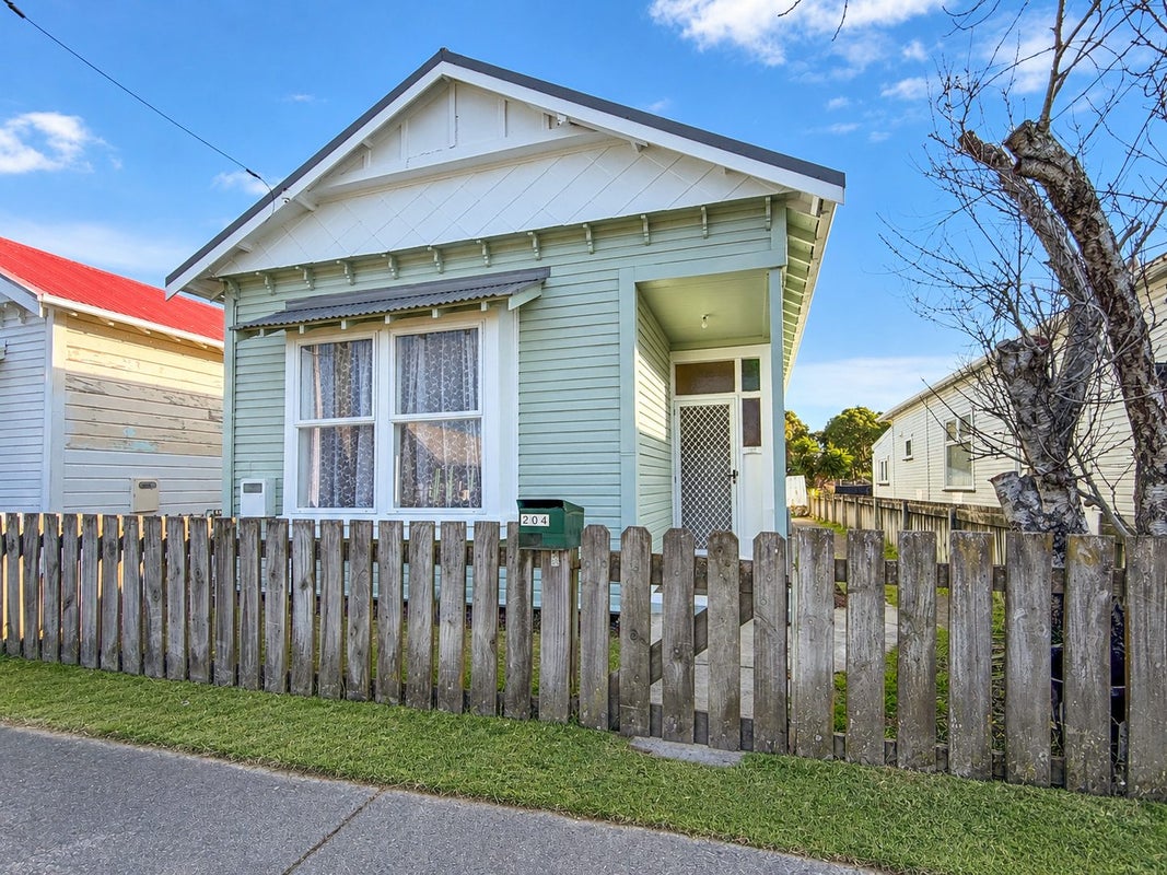 204 Kahutia Street, City Centre, Gisborne, Gisborne - Carousel 1