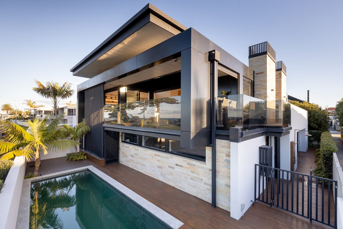 87 MARINE PARADE, Mount Maunganui, Tauranga - Carousel 2