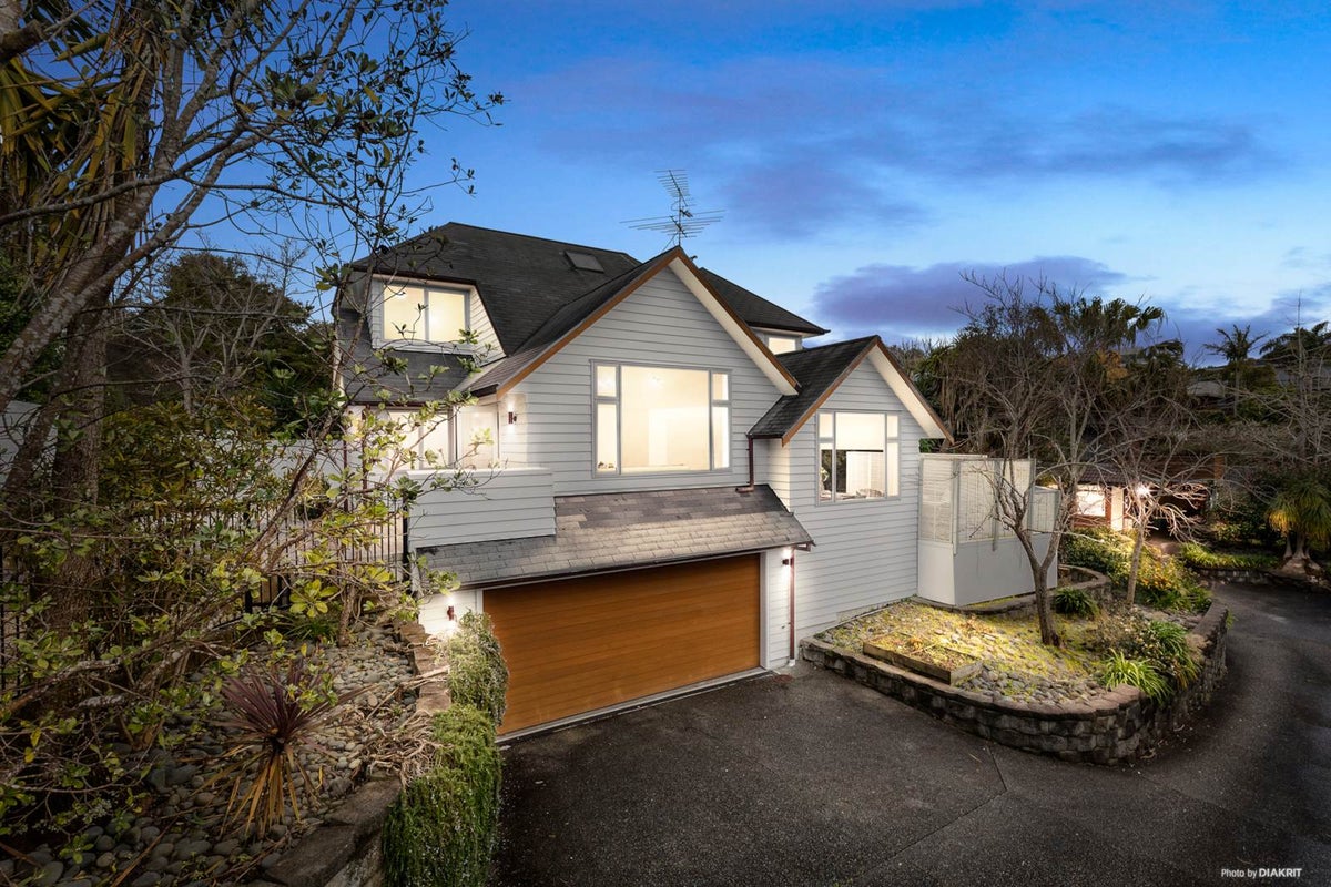 20 Garadice Road, Rothesay Bay, Auckland - Carousel 1