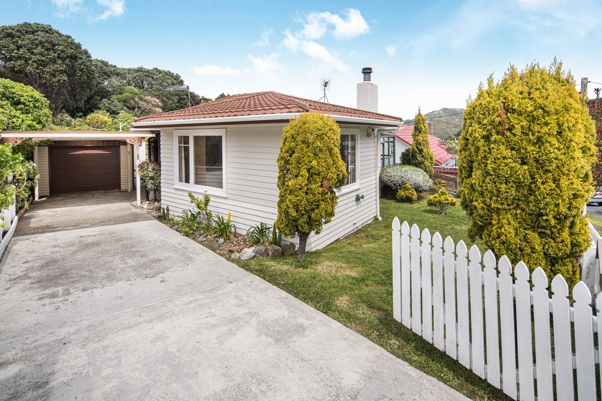 7 Montreal Grove, Kingston, Wellington - Carousel 2