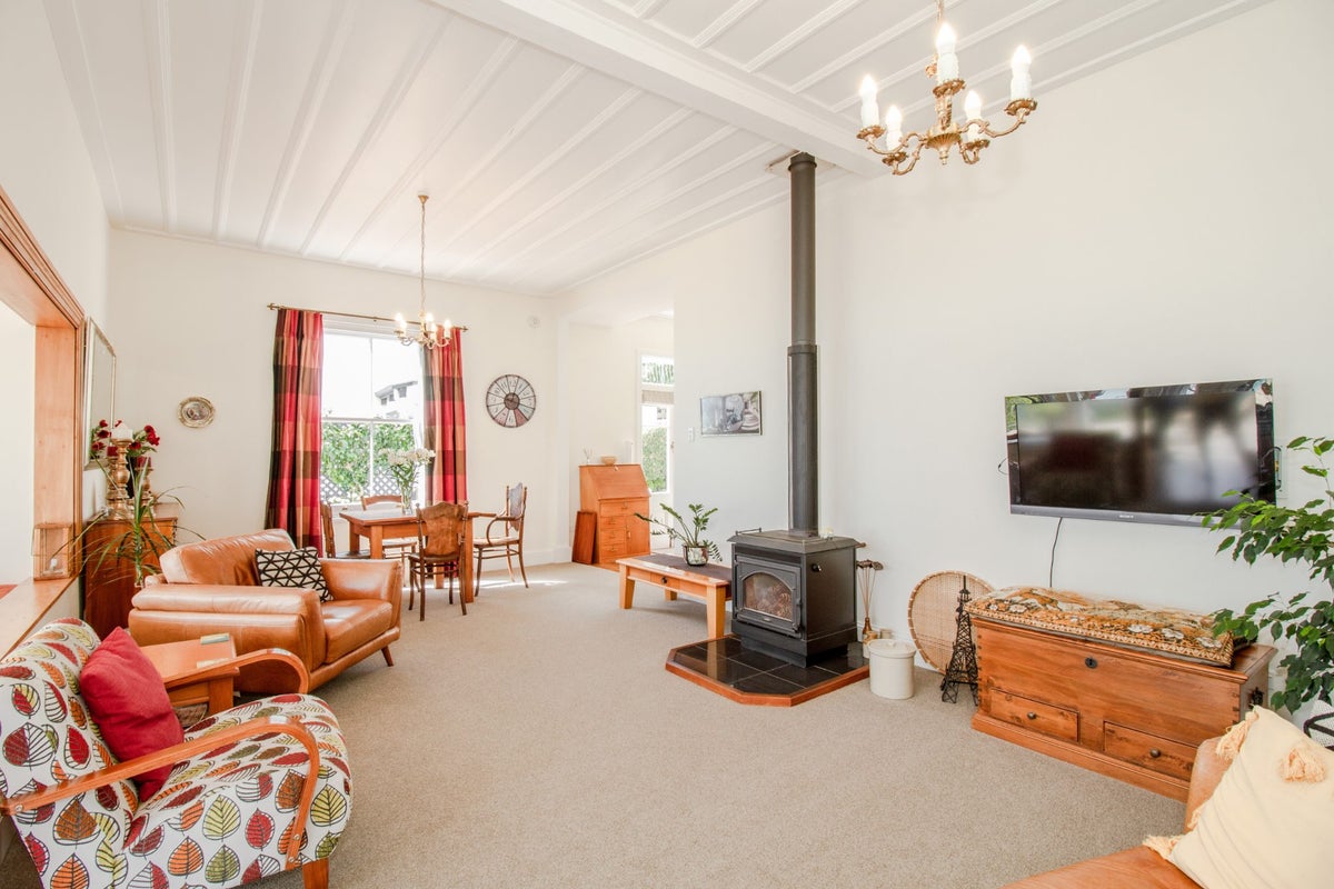 25 Seapoint Road, Bluff Hill, Napier - Carousel 2