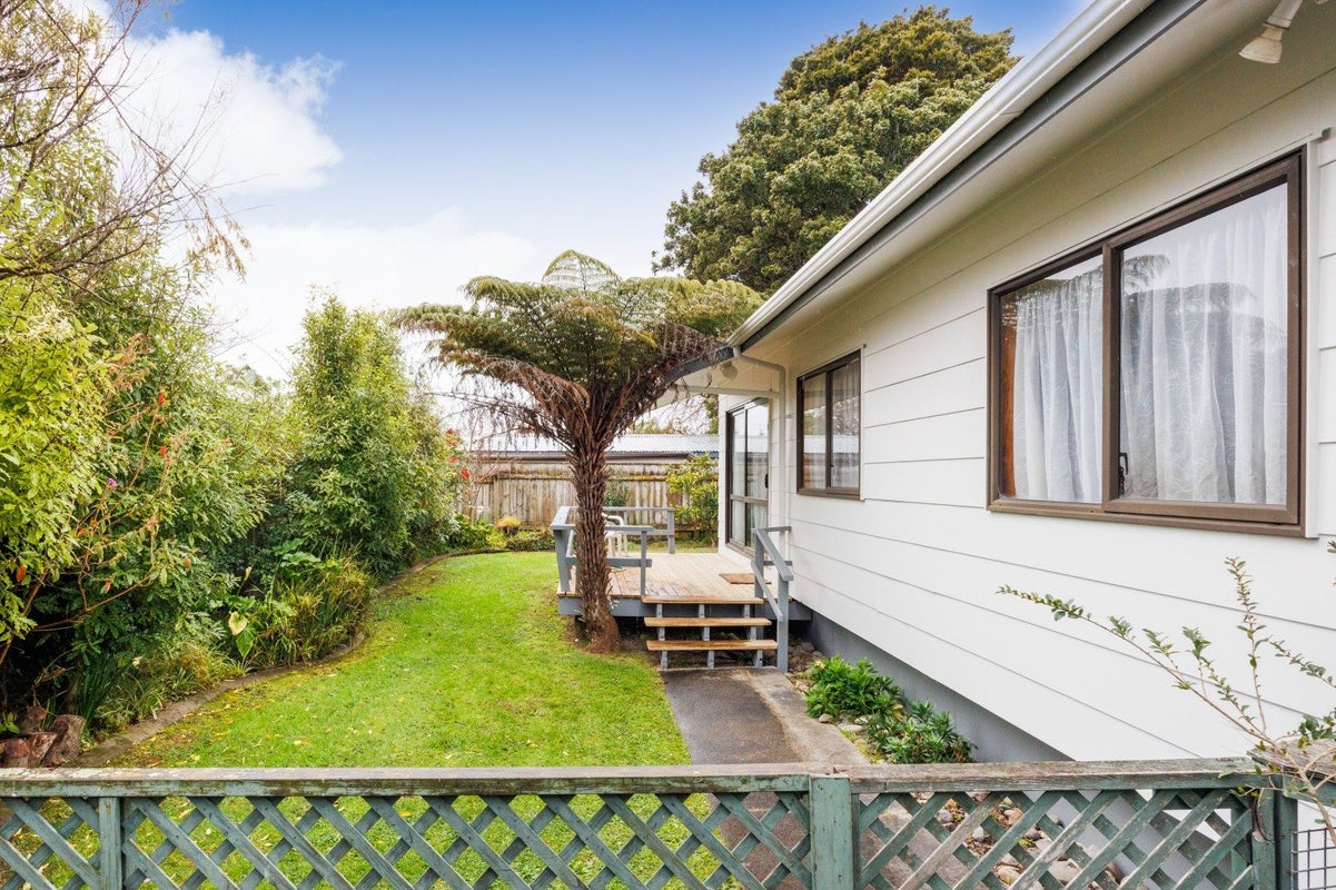 20C Frederick Street, Terrace End, Palmerston North - Carousel 2