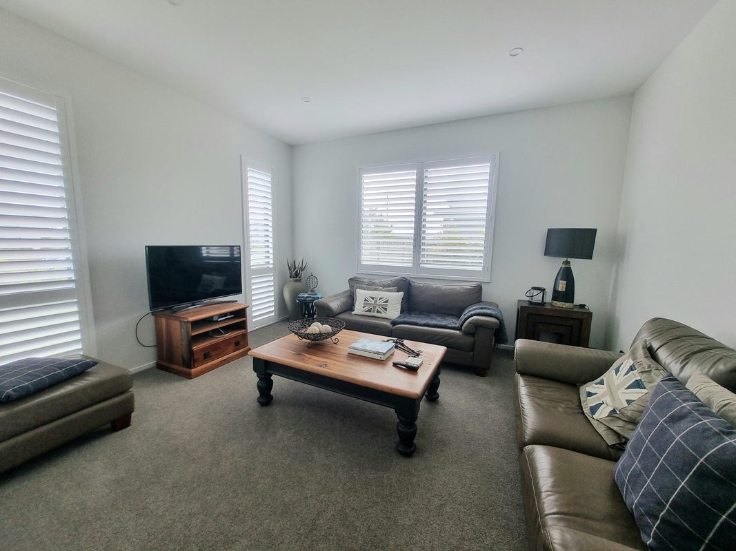 21 Cadwil Drive, Beachlands, Auckland - Carousel 2