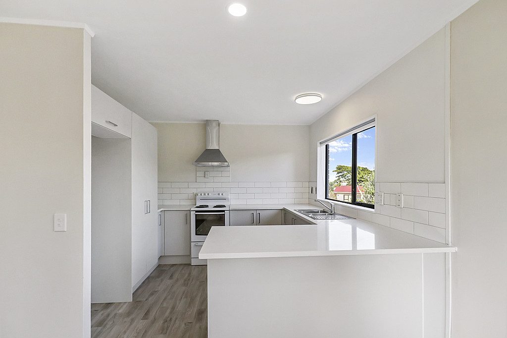 22 Pelargonium Terrace, Goodwood Heights, Auckland - Carousel 2
