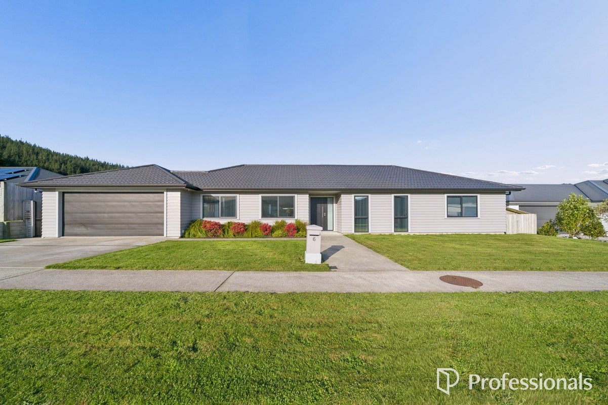 6 Jack Vaughan Grove, Wainuiomata, Lower Hutt - Carousel 1