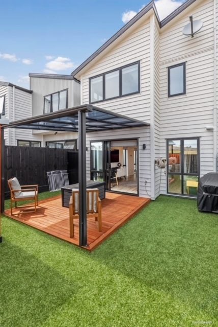 31 Matakohe Road, Westgate, Auckland - Carousel 1