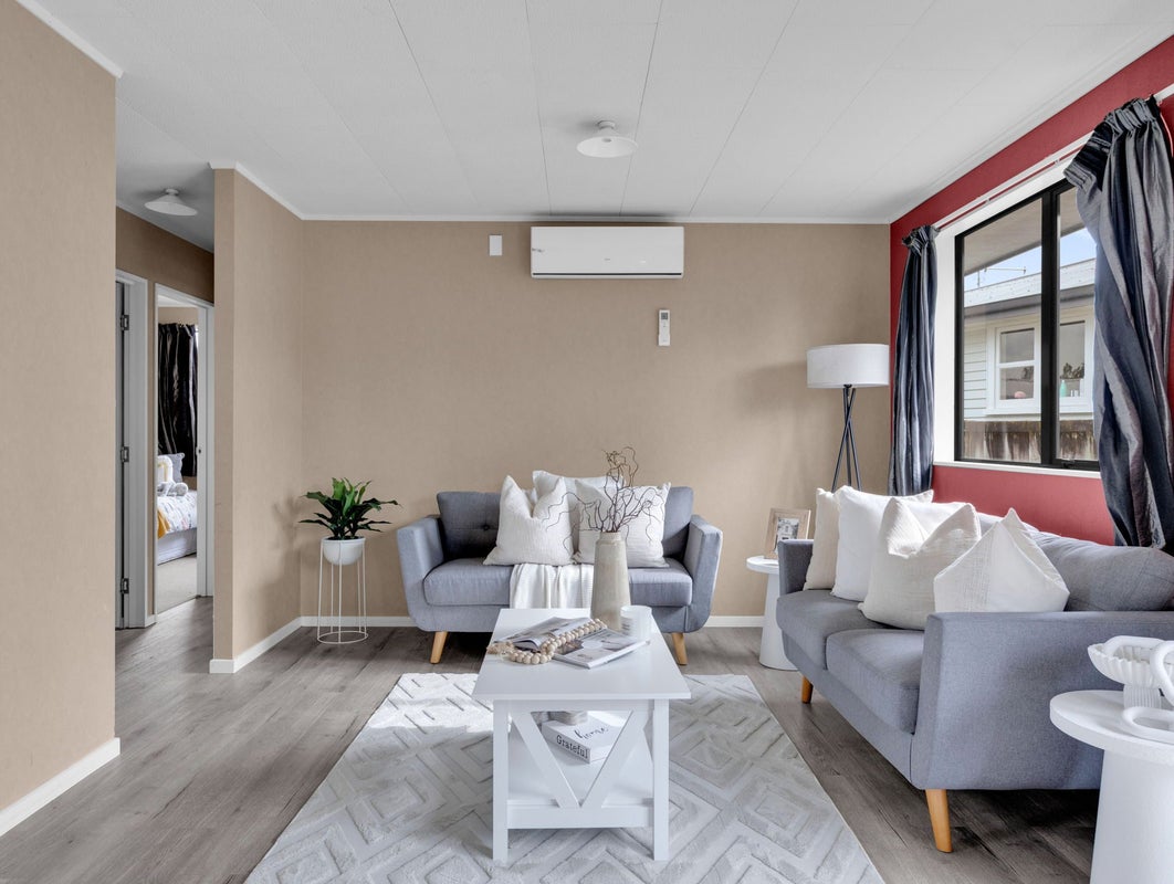 128 Brookfield Street, Hamilton East, Hamilton - Carousel 24