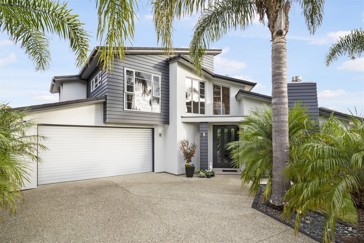 21 Fernloche Place, Flat Bush, Auckland - Carousel 1