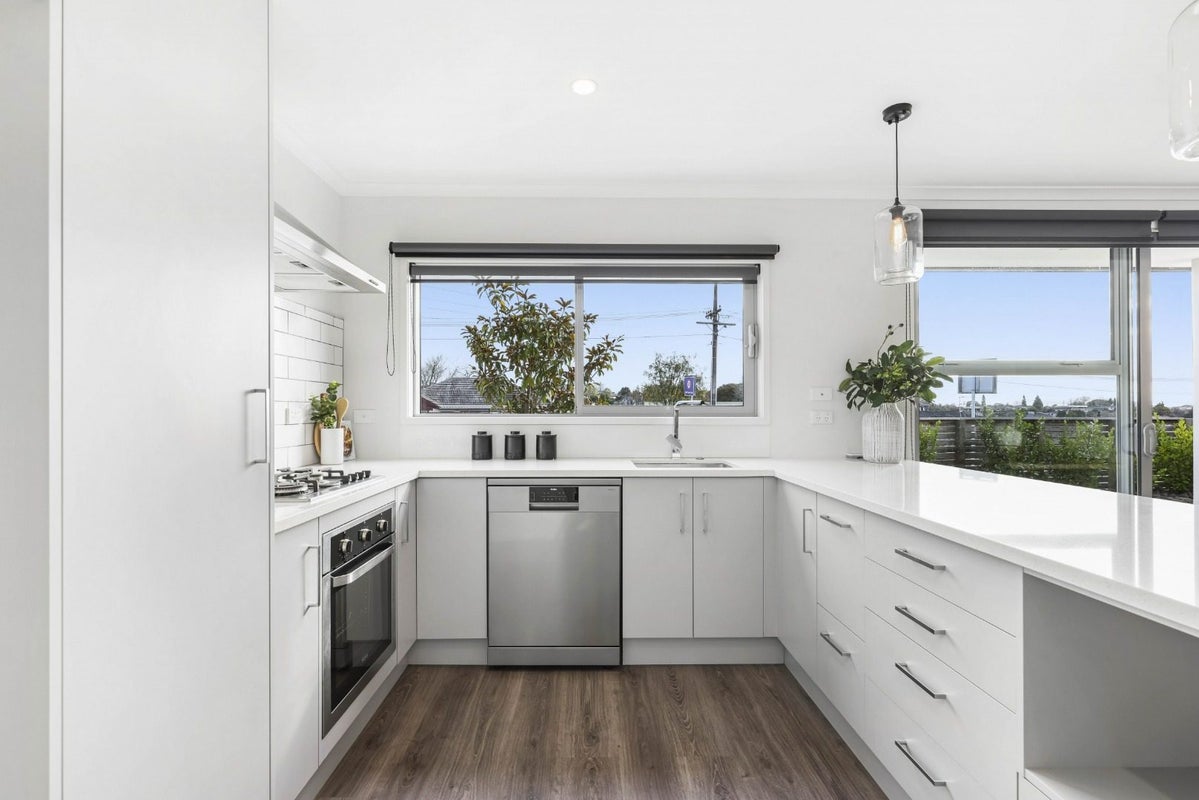1/22 Thomson Avenue, Dinsdale, Hamilton - Carousel 2