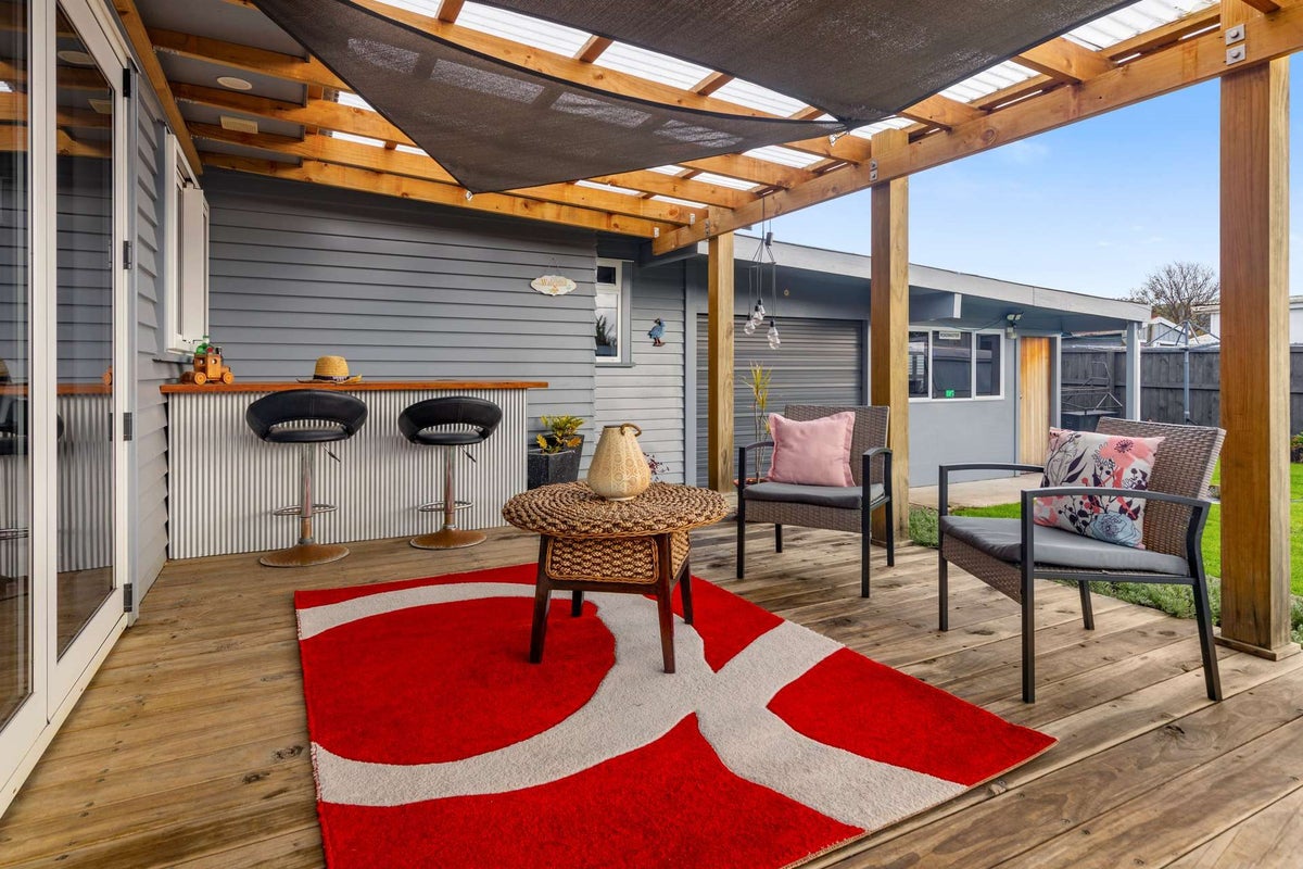 16 Bidois Road, Fairy Springs, Rotorua - Carousel 1