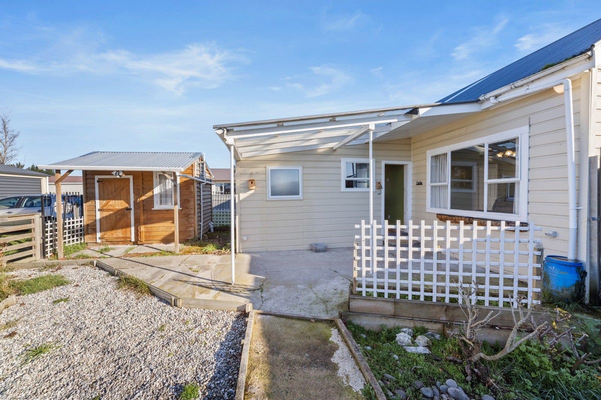 319 Union Street, Milton - Carousel 1