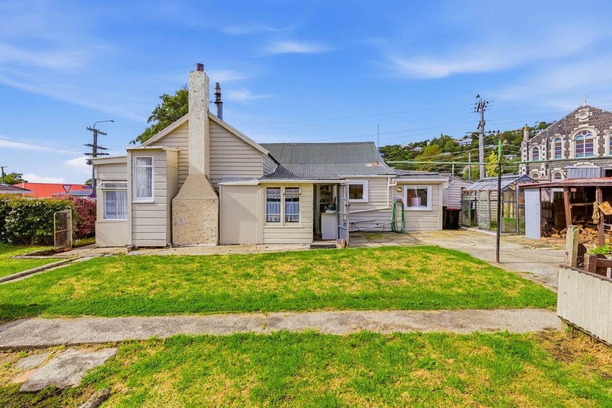 62 Thorn Street, Caversham, Dunedin - Carousel 2