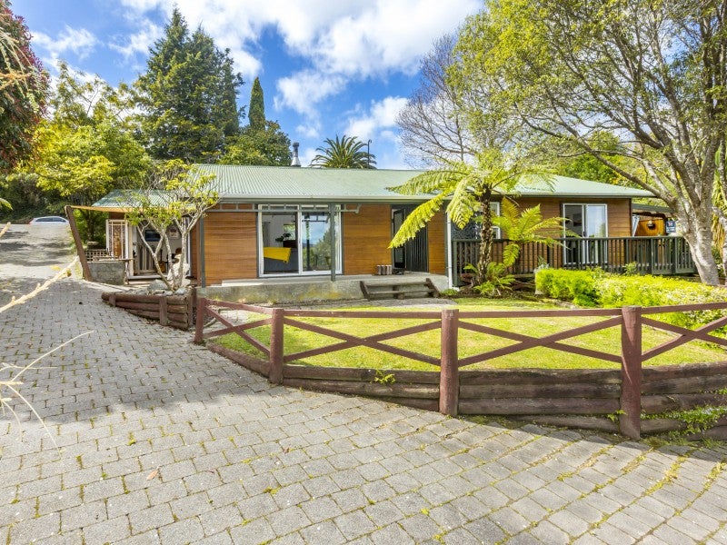 41 Sunnyview Drive, Brown Owl, Upper Hutt - Carousel 1