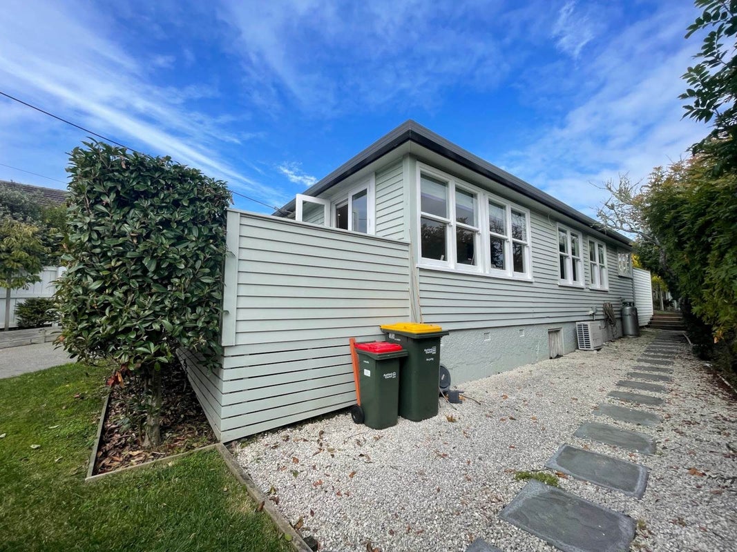 9 Tui Street, Belmont, Auckland - Carousel 36